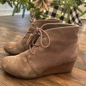 Dr. Scholl’s suede bootie